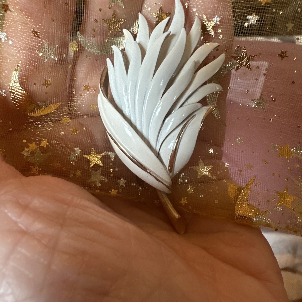 Vintage Monet White Enamel Filigree  Leaf Design Gold Tone Pin Brooch  3"